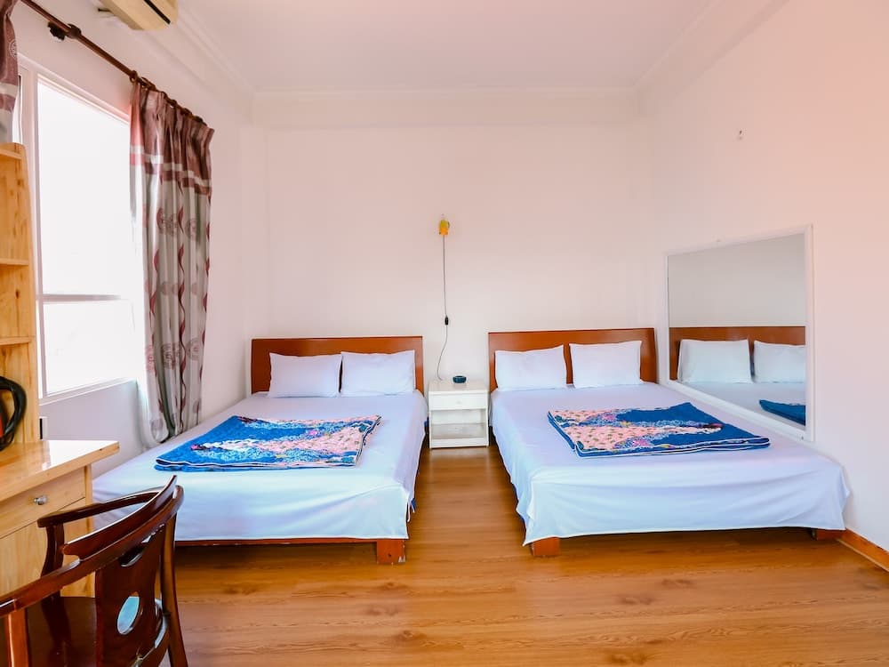 OYO 437 Van Xuan Hotel