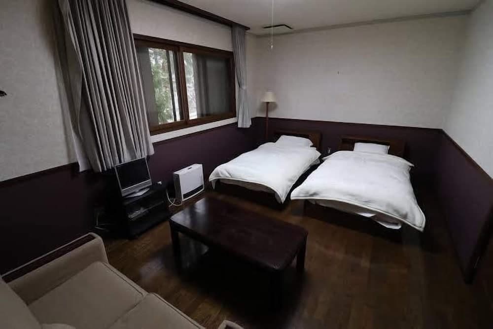 Guest House Nishiborakan - Hostel