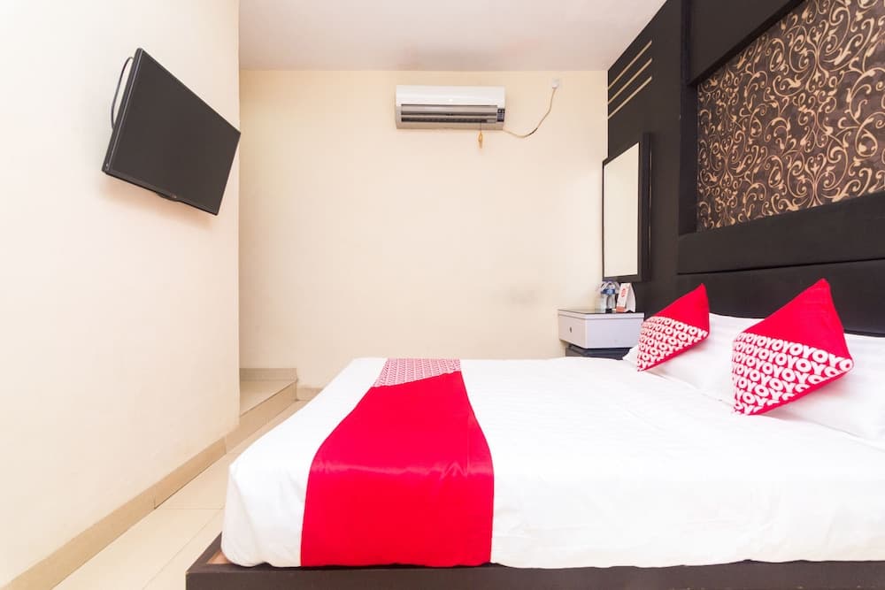 OYO 1581 Hotel Grand Palace