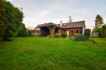 Tolstov-Hotels Beautiful Villa with Big Garden