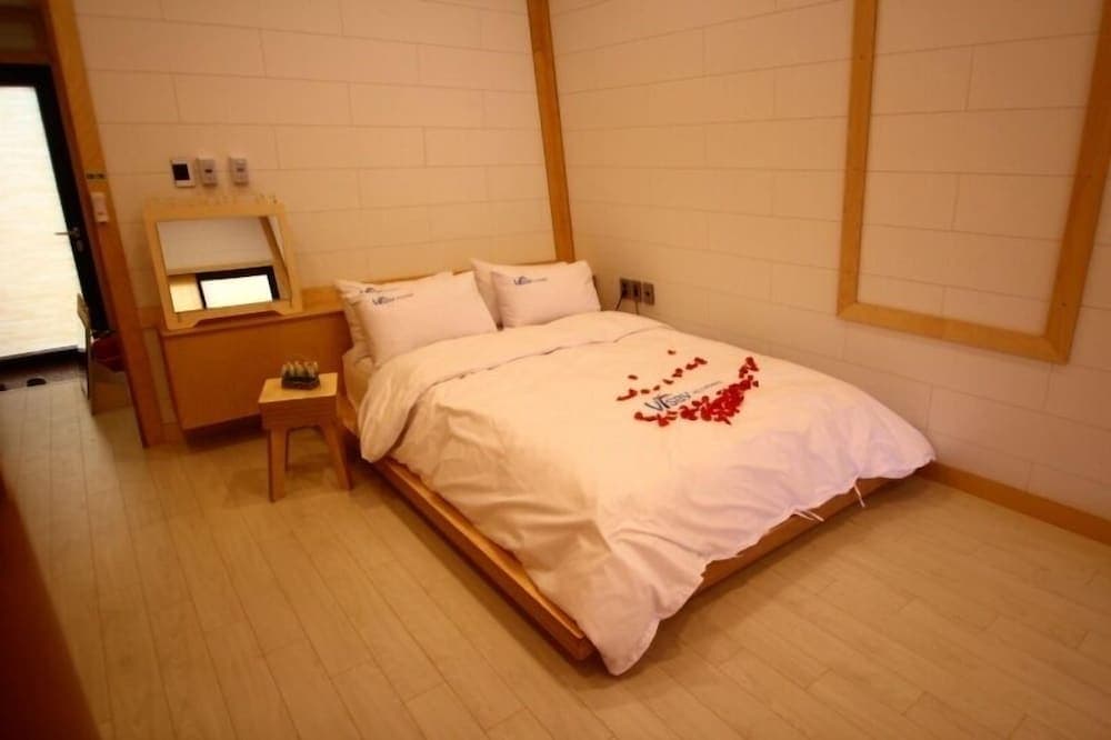 Visby Jeju Palm Village