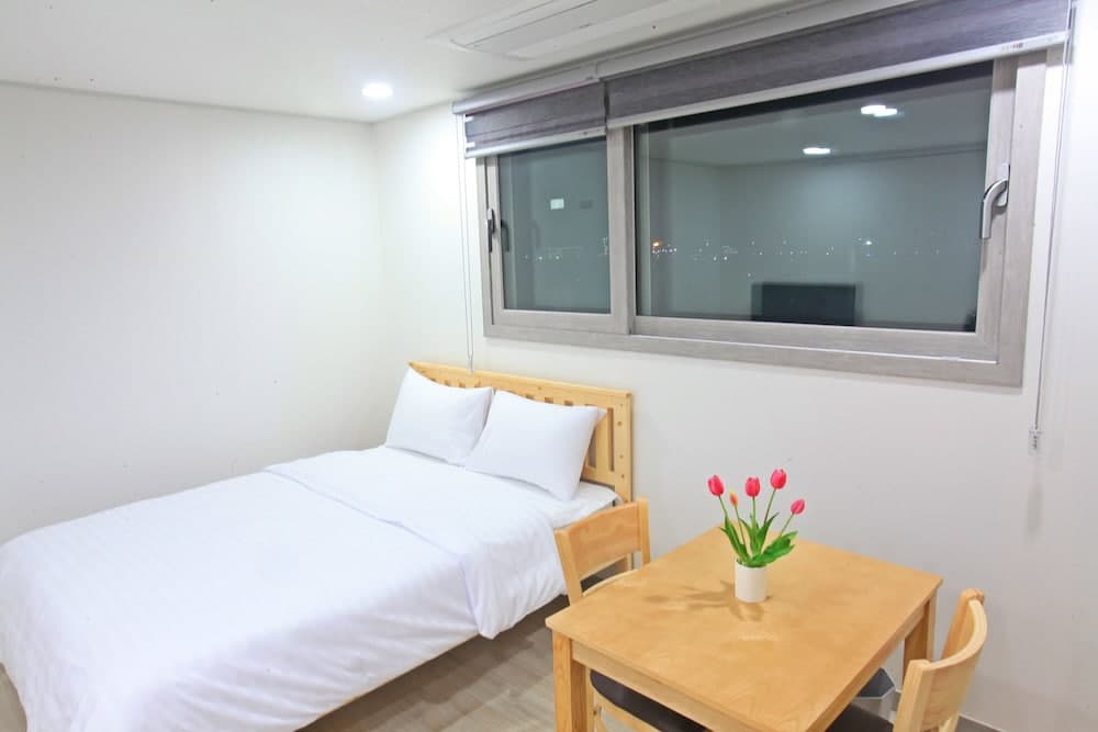 Sea and Star Pension