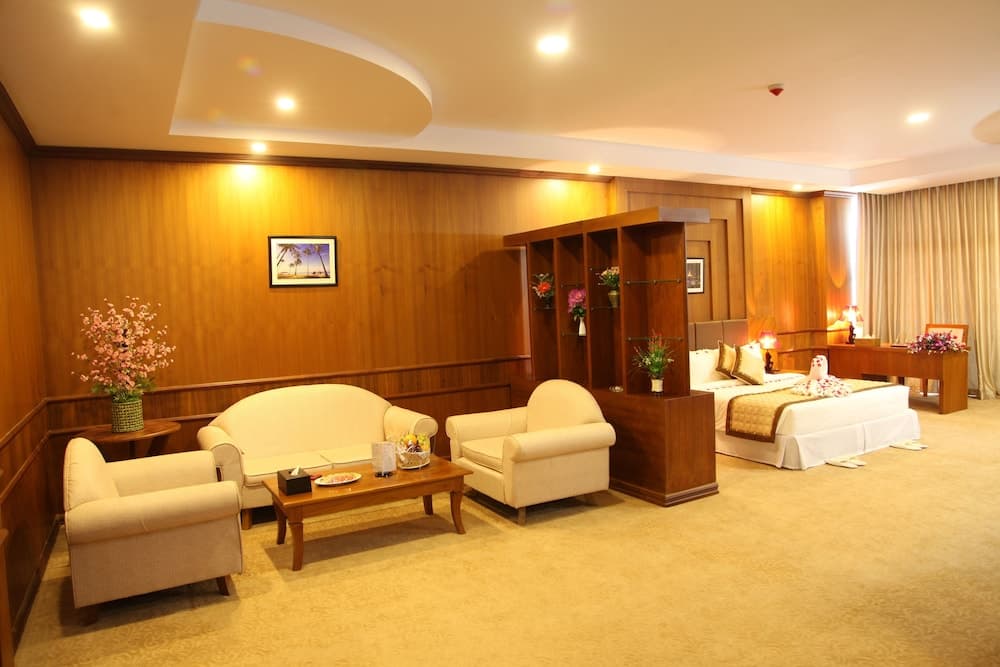Mingalar Thiri Hotel