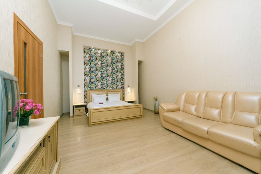 Kyiv Home near Arena Khreschatyk