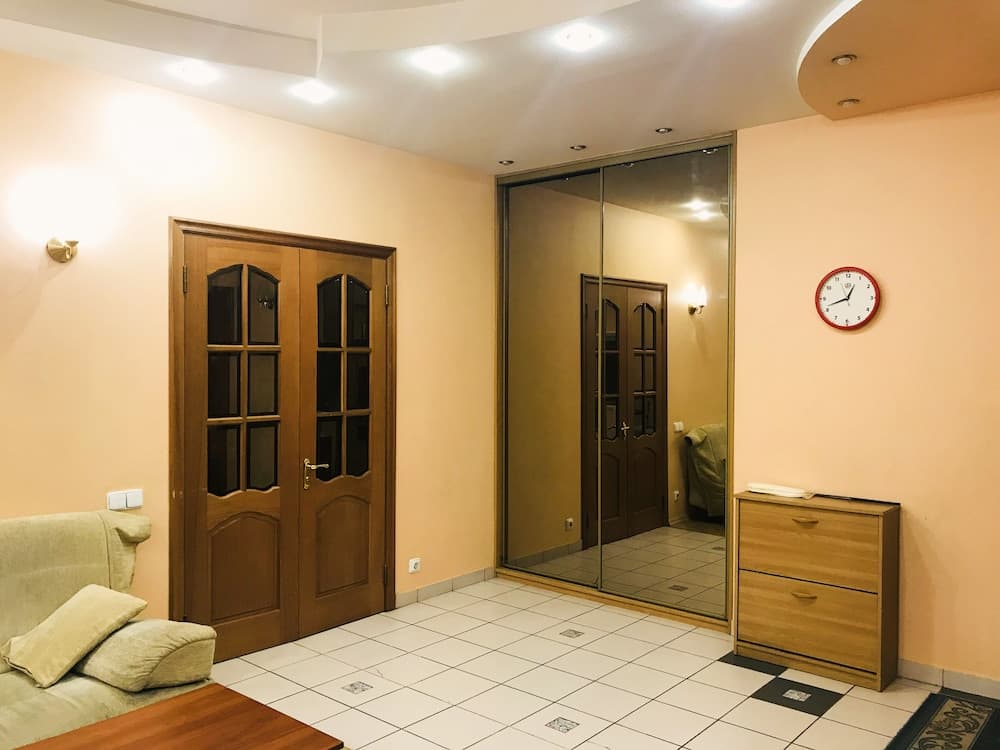 KyivHome Huge apartment in Kreschatik