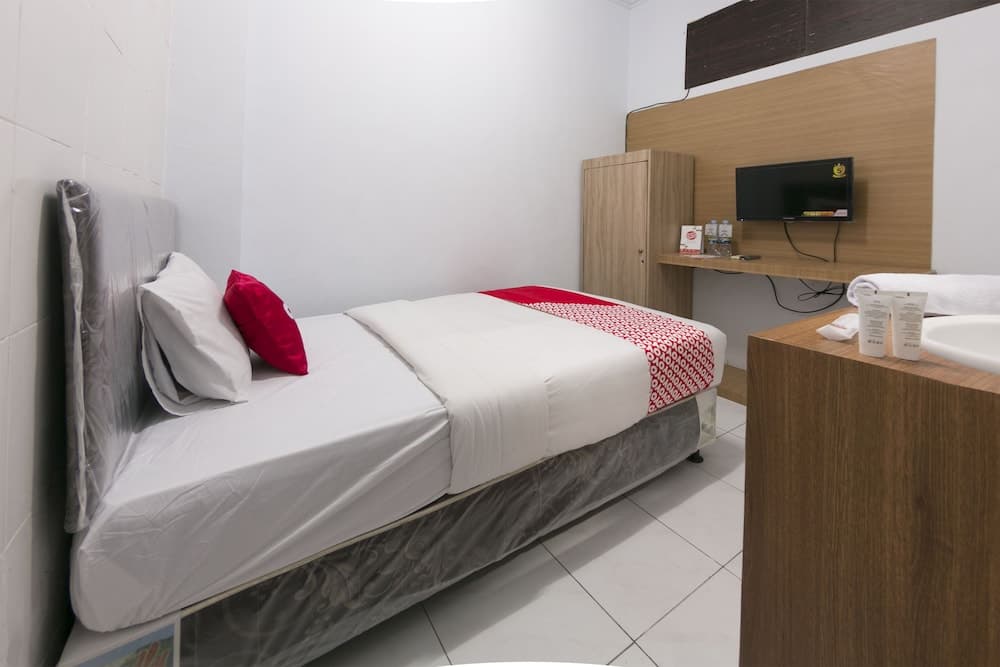 OYO 1935 Hotel Diamond Inn Makassar