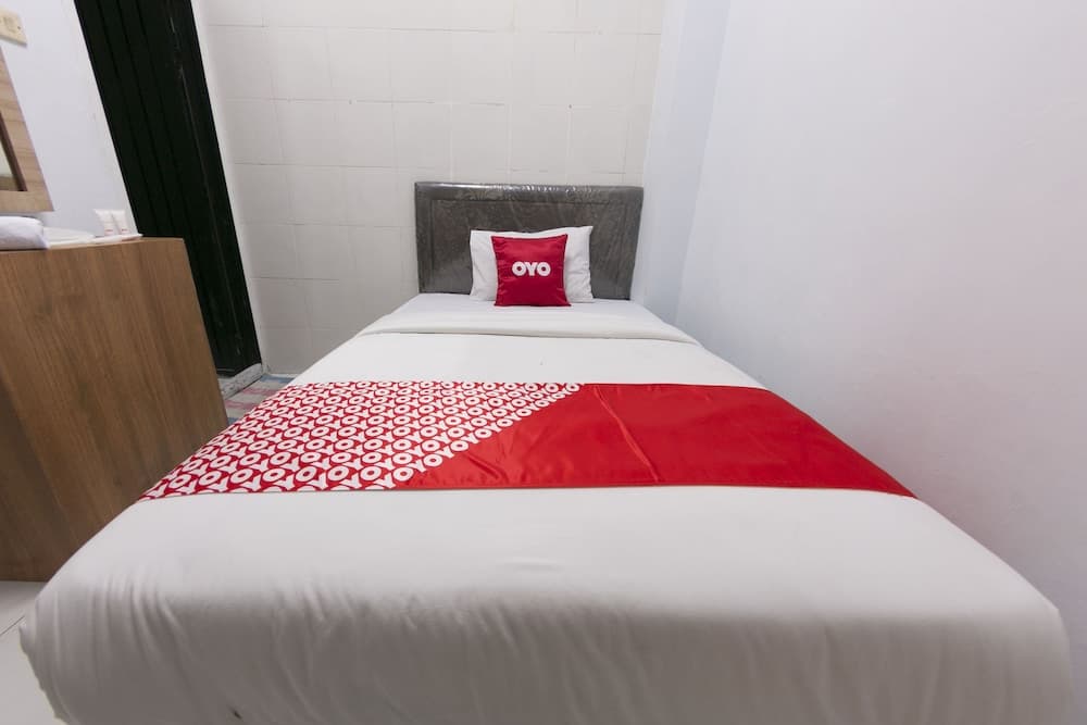 OYO 1935 Hotel Diamond Inn Makassar