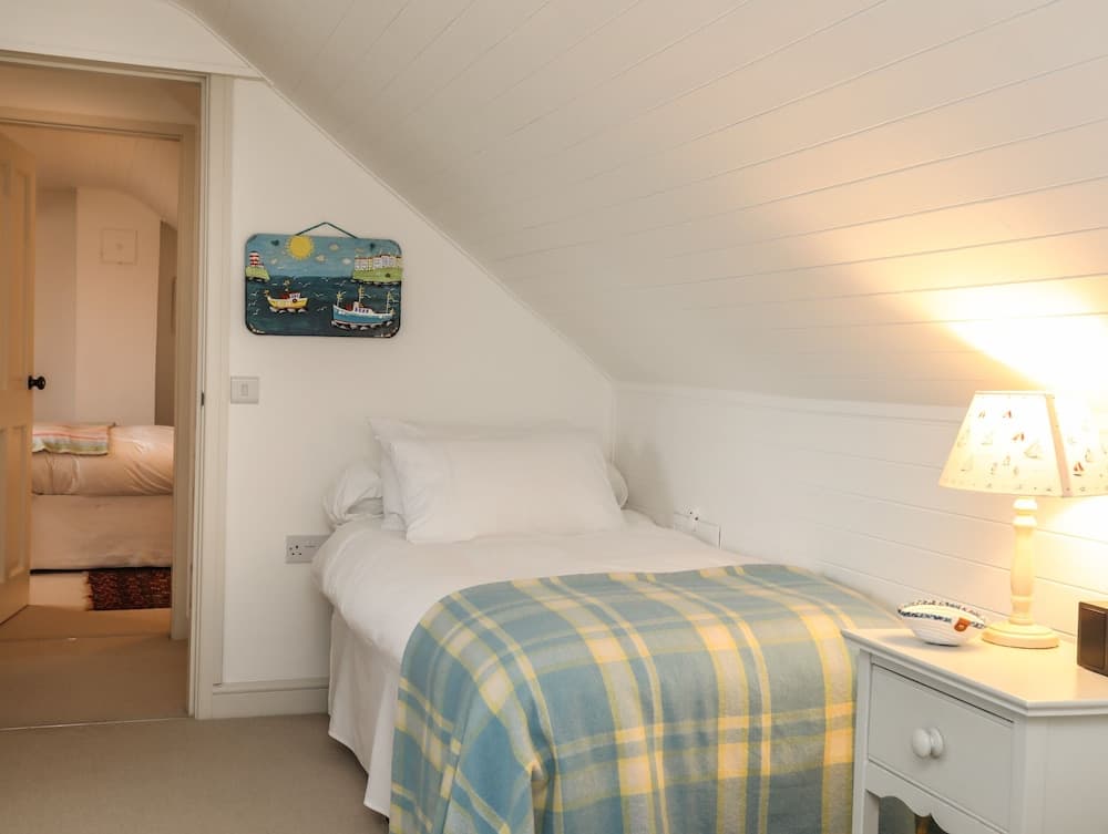 Angorfa - Trearddur Bay