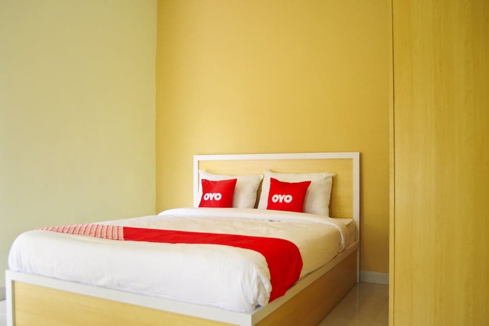 OYO 1927 The Village Syariah