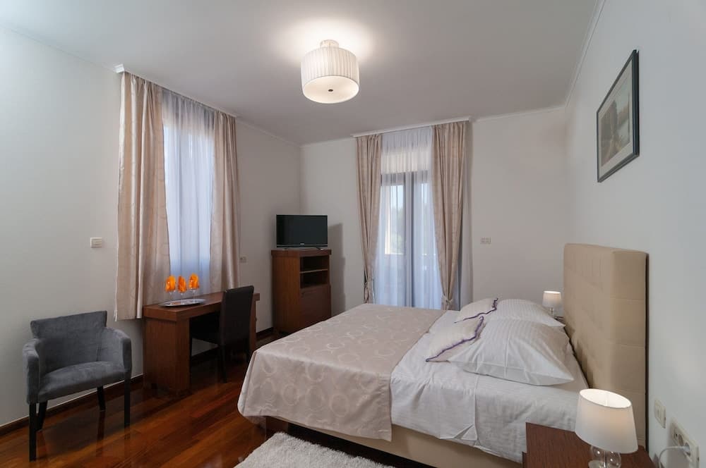 Luxury Rooms near Beach 1