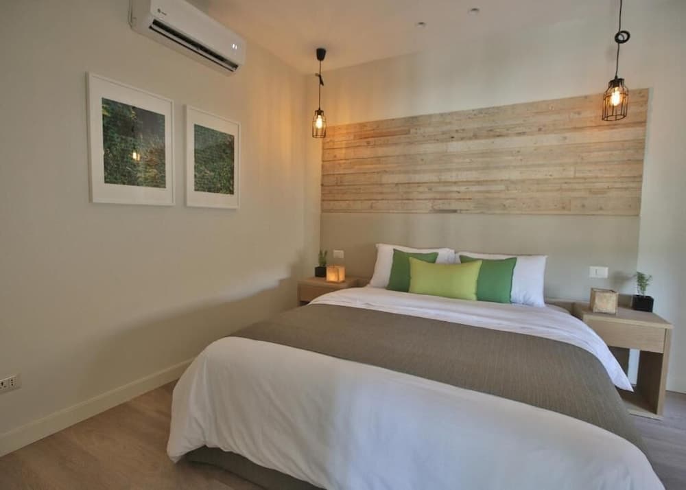 Wild Jordan Center Lodges