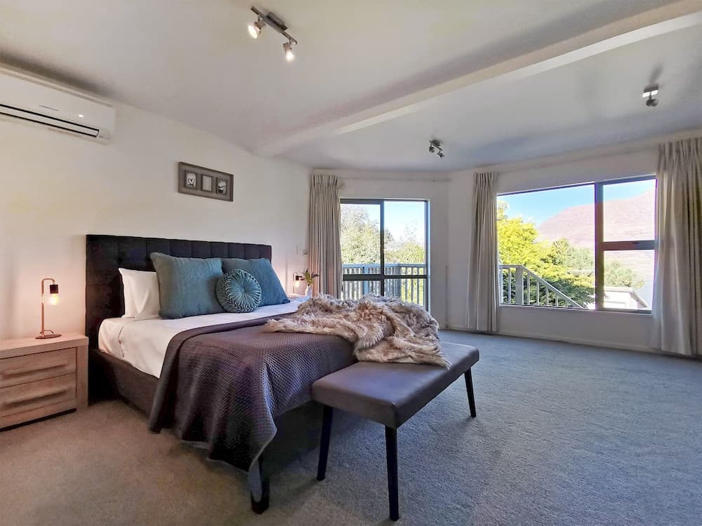 Mountain, lake, sun and this beautiful home