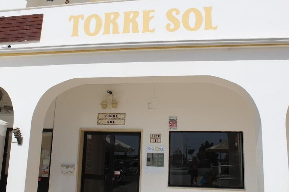 9-5 Torre Sol by Casas & Papéis