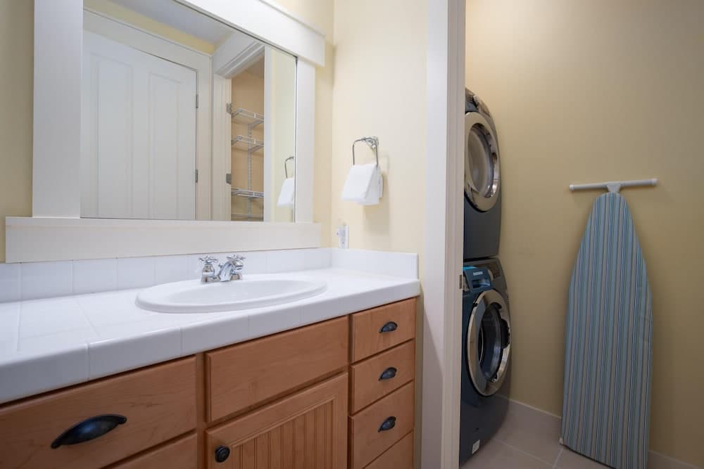 1313 Laurel Grove 2G