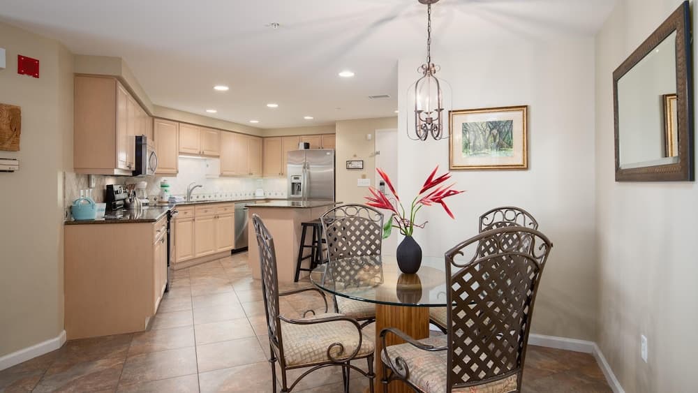 Beachfront Westwinds Condo Overlooking the Gulf Walk to the Beach!