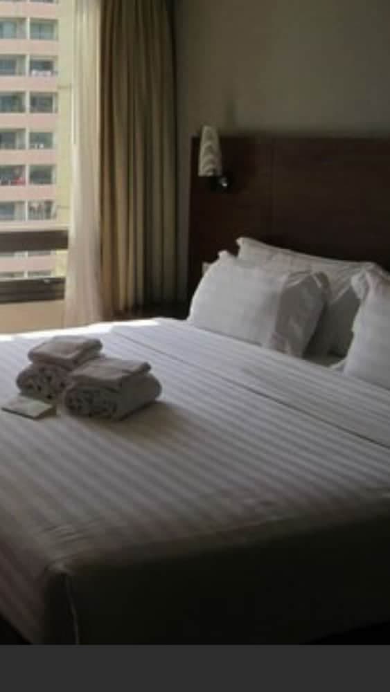 Makati CBD Resort 2 bedroom