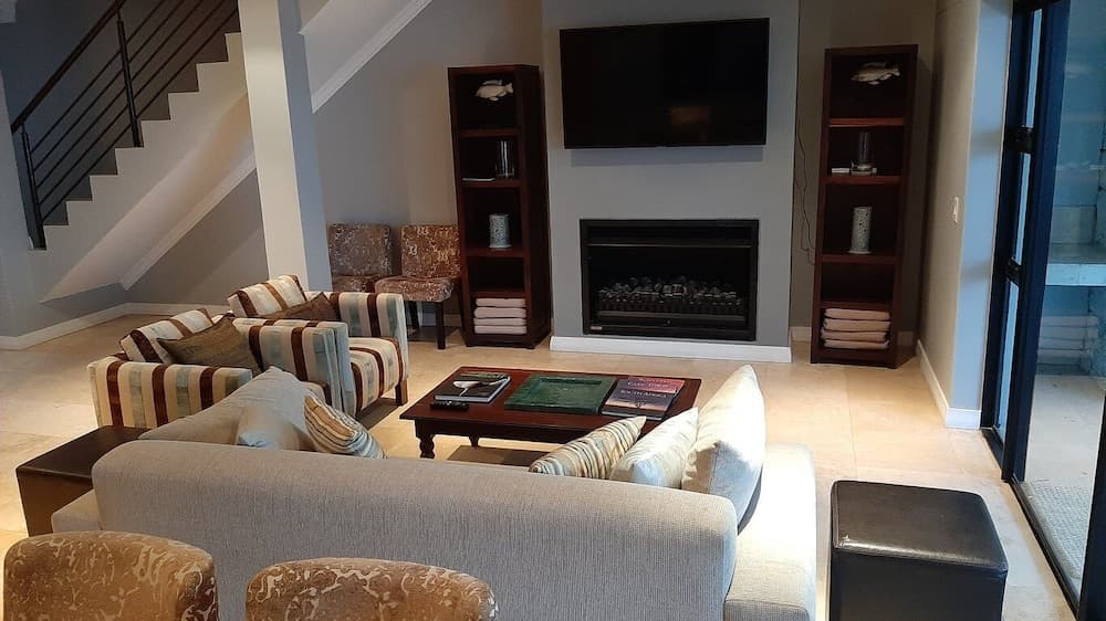 Pearl Valley Atolosa