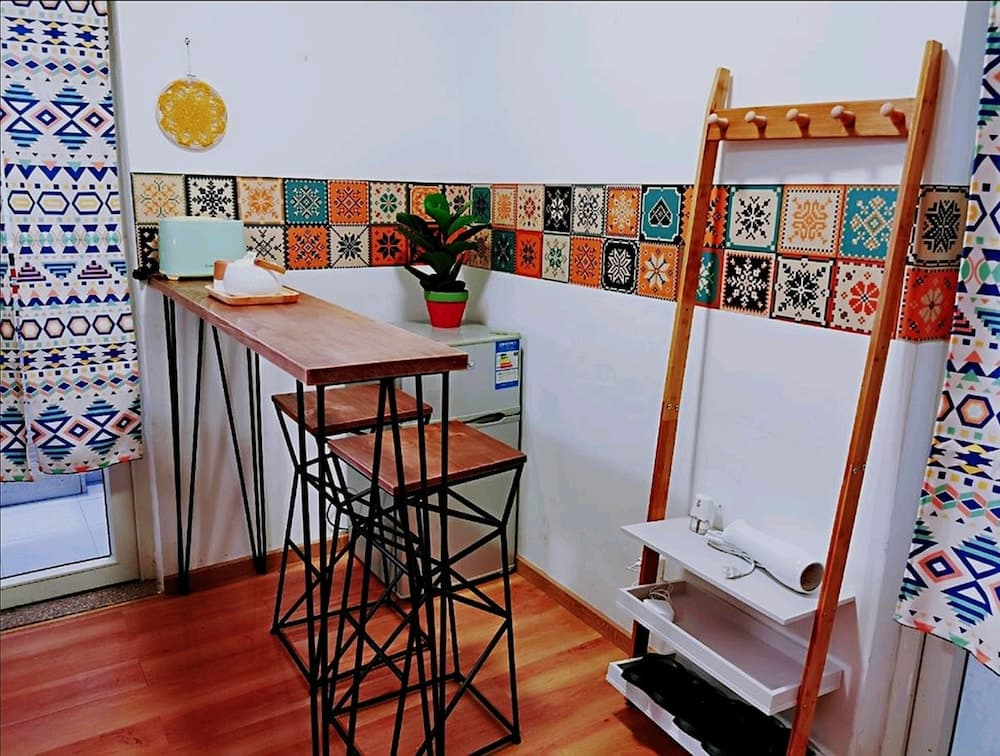 Avatar Persia Impression Queen Bed & High Rise View