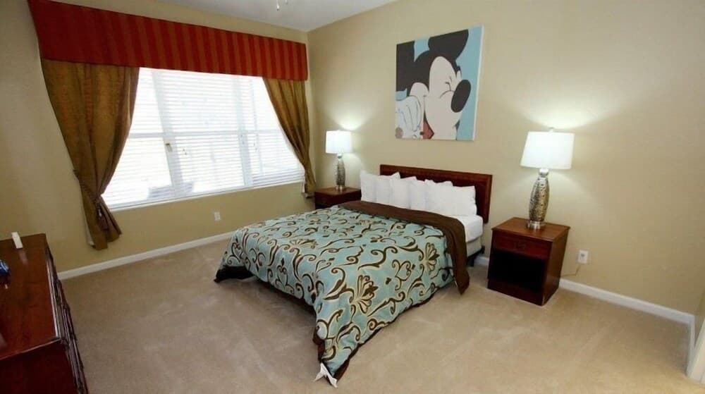 Awesome 5 Bedroom 5 Bath Pool Home in Windsor Hills