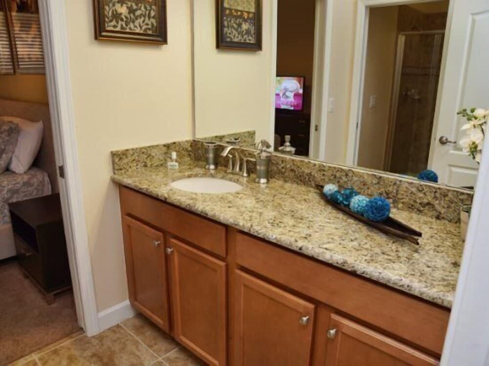 Awesome 4 Bedroom 3 Bath Pool Home in Champions Gate