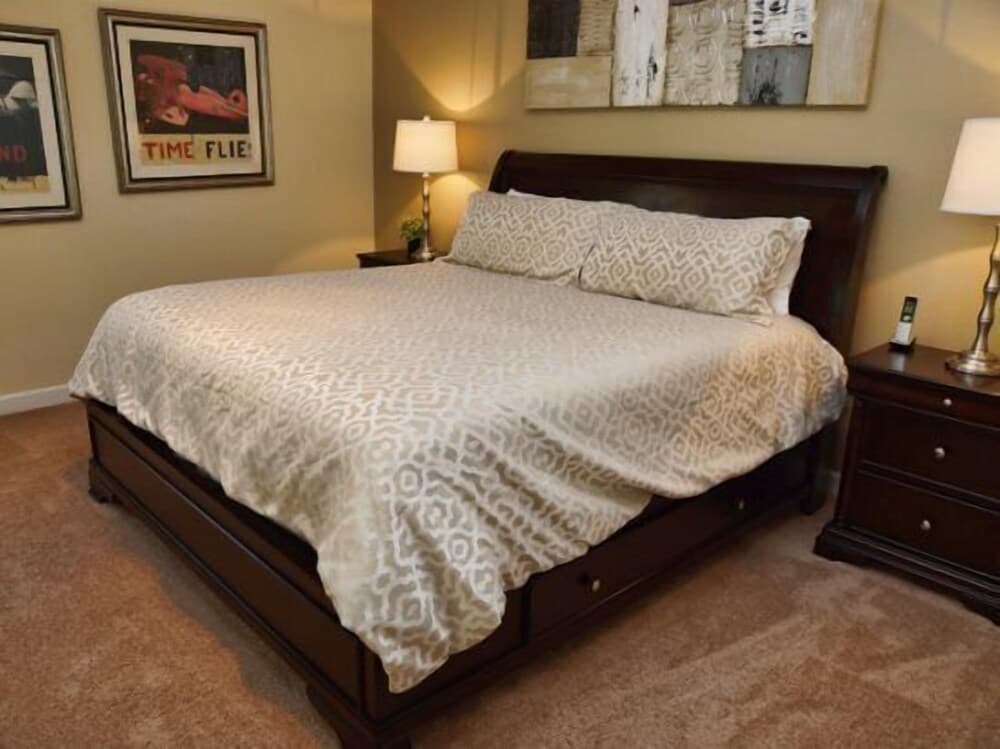 Awesome 4 Bedroom 3 Bath Pool Home in Champions Gate