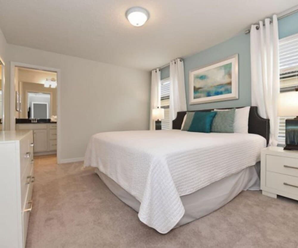 Stunning 8 Bedroom 6 Bath Pool Home in Windsor at Westside