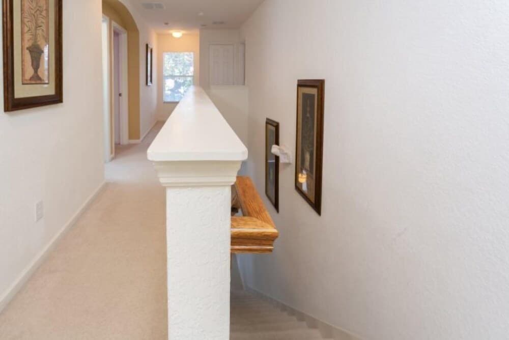 Amazing 6 Bedroom 4 Bath Pool Home With Lake View