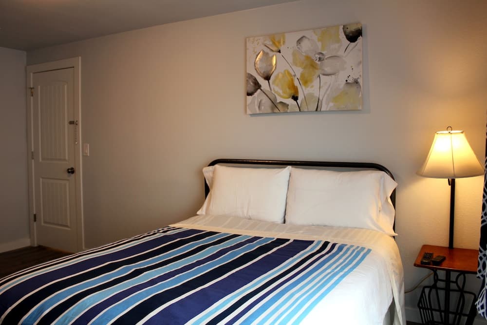 Rainier Guesthouse (Walk to Metro)