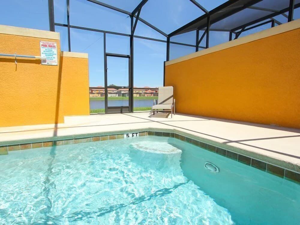 Lovely Paradise Palms 4 Bed 3 Bath Town Home