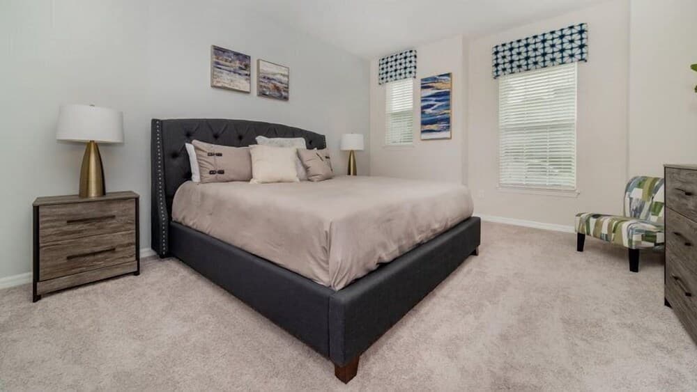 Amazing 5 Bedroom 4.5 Bath Pool Home in Solara Resort