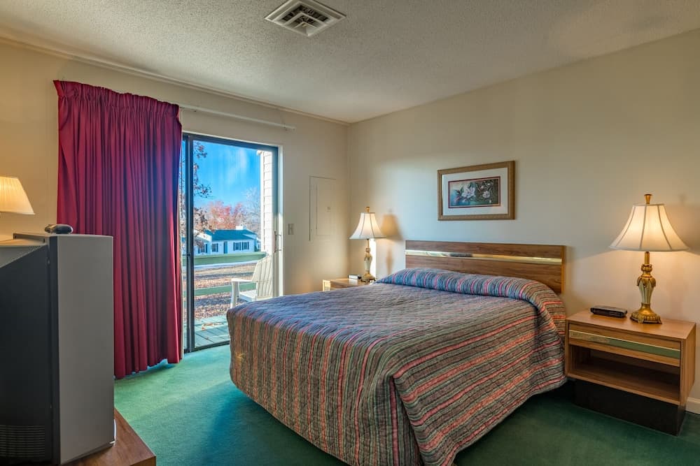 Crown Resorts at Lake Tansi East