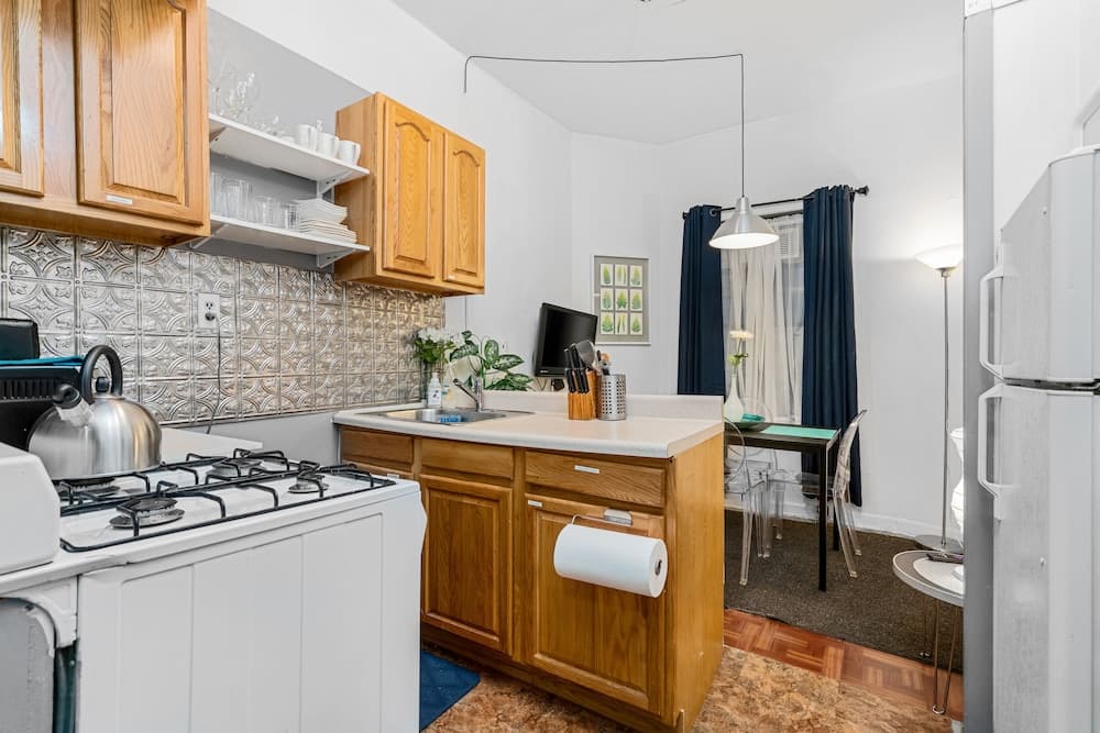 Perfectly Located near Restaurants, Shops, & Sites