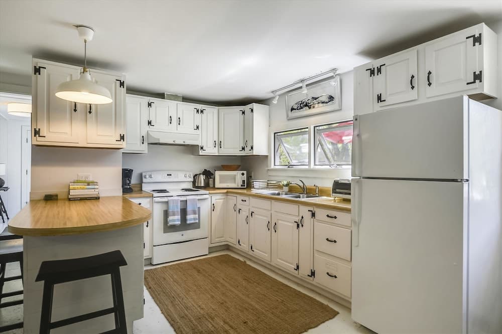 Oak Bluffs 3-Bed Cottage, Walk to Town