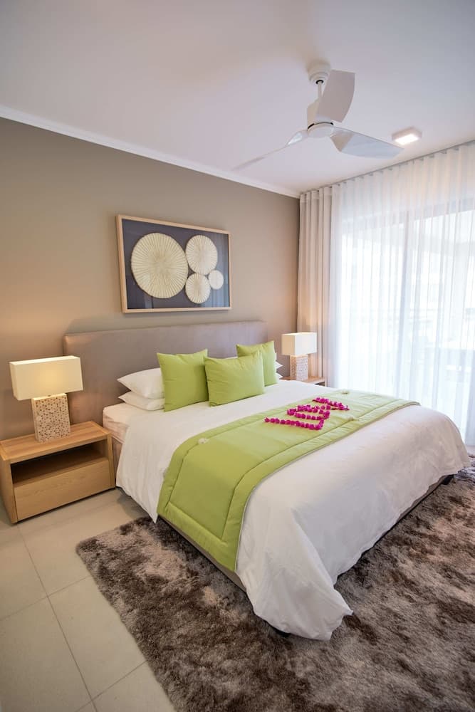 Ocean Legends Beachfront Suites