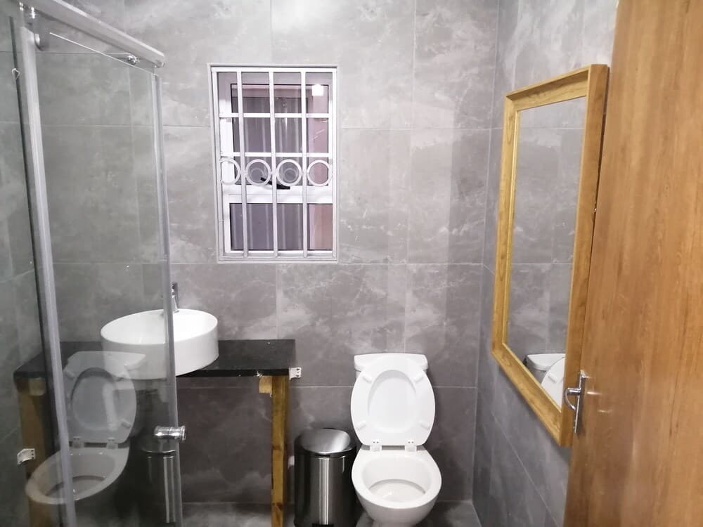 7 Amery Crescent Guesthouse