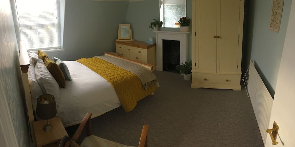 Chic City Centre Georgian Maisonette