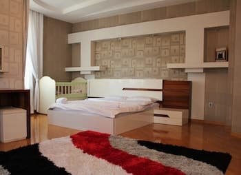 Apartment on Akademik Sh. Azizbayov 88a