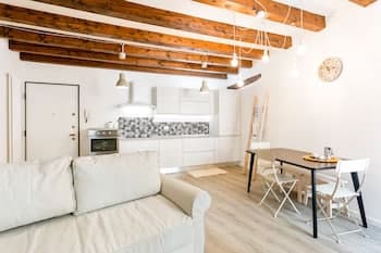 Civico 34 Central Flat