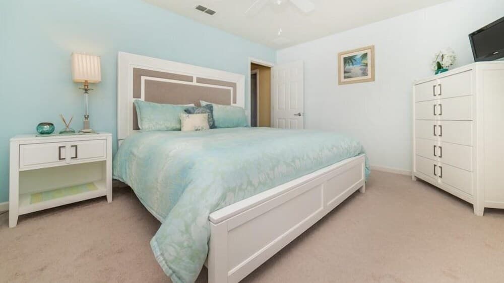 Stunning 6 Bedroom Pool Home in Windsor Hills Resort