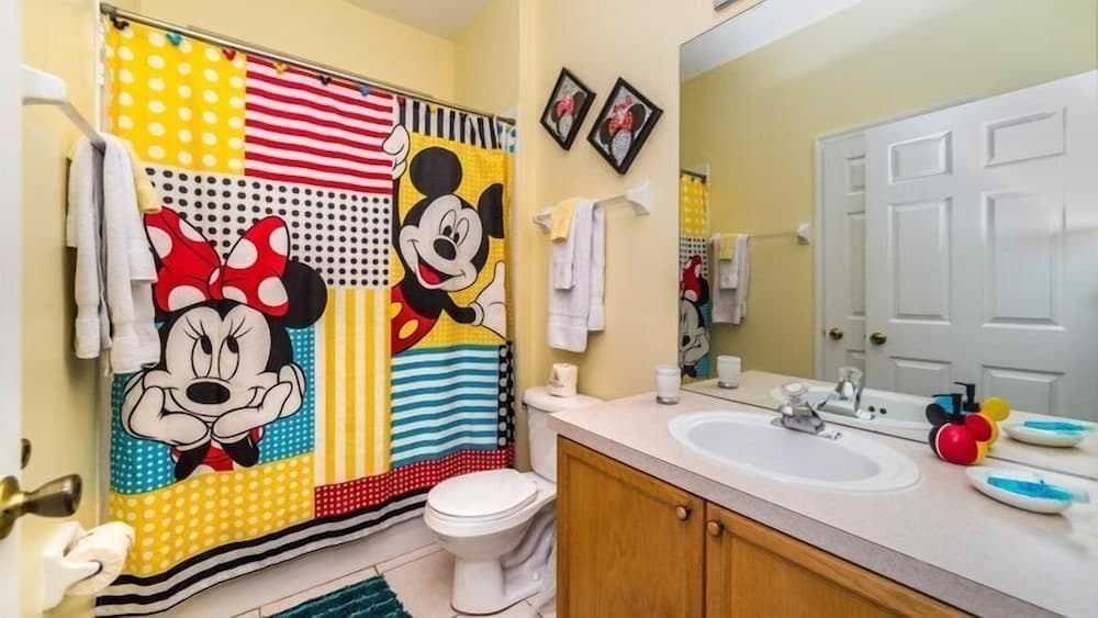 Stunning 4 Bedroom 3 Bath Pool Home In Windsor Palms Resort