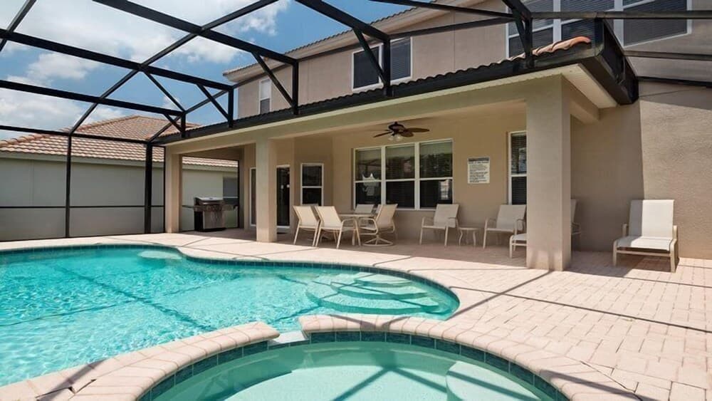Gorgeous 6 Bedroom 4 Bath Pool Home in Windsor Hills Resort