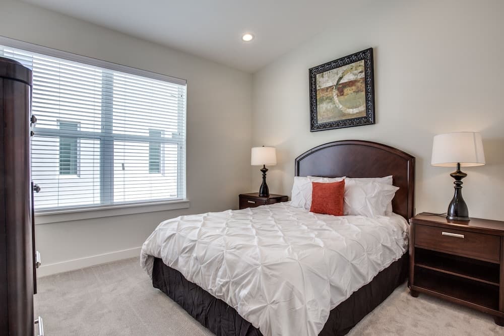 Upscale 2 bedroom Dallas TownHome