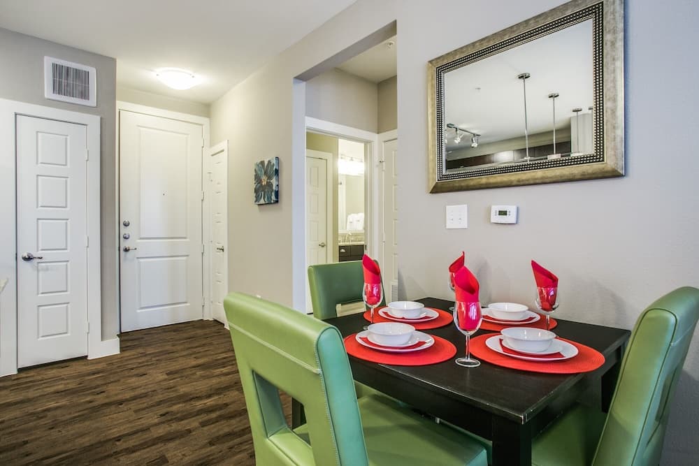 Stylish Frisco 2 bedroom apartments