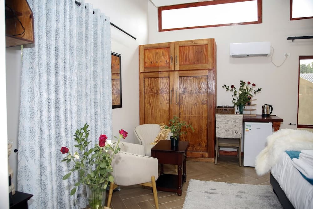 Travetel OR Tambo Airport Hotel