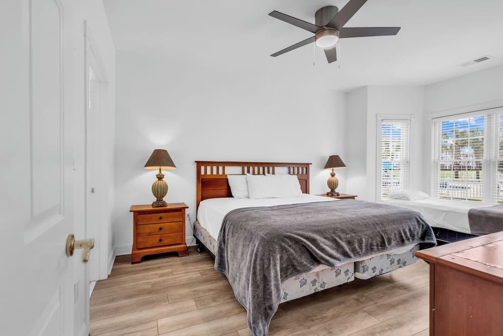 Myrtlewood by Monarch Rentals