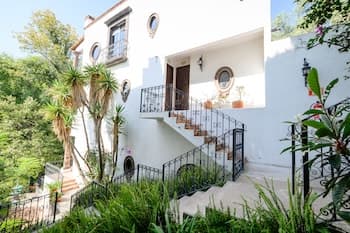 Charming Villas by Casa Holistic B&B