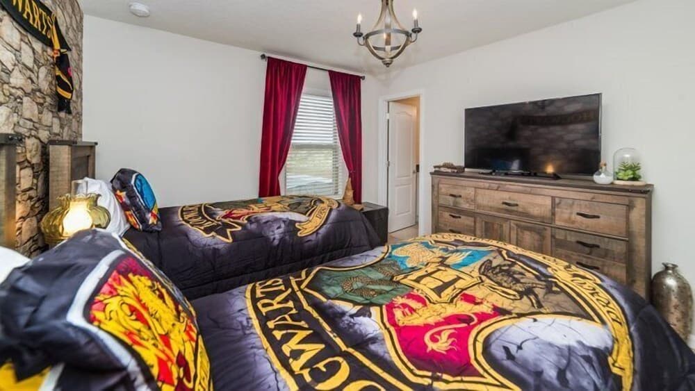 Amazing 5 Bed 5 Bath Pool Home in Windsor at Westside Resort