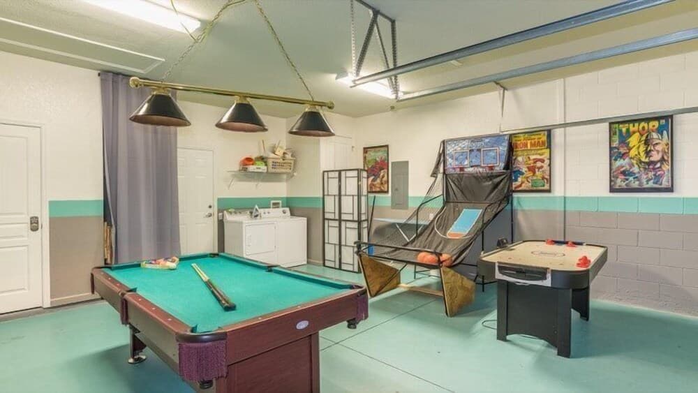 Lovely 4 Bedroom 4 Bath Pool Home in Windsor Hills Resort