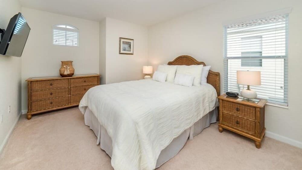 Amazing 5 Bedroom 5 Bath Pool Home in Windsor Hills Resort