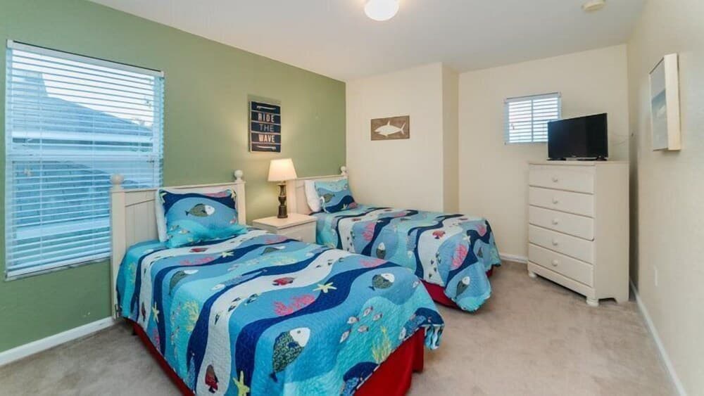 Lovely 5 Bedroom 5 Bath Pool Home in Windsor Hills